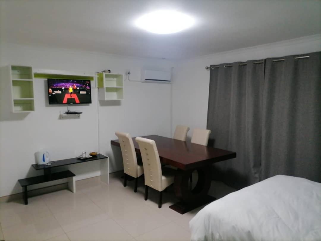 Royal Guesthouse Opuwo Экстерьер фото