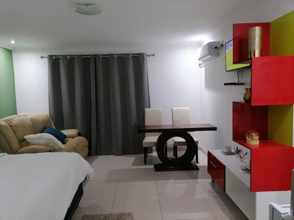 Royal Guesthouse Opuwo Экстерьер фото