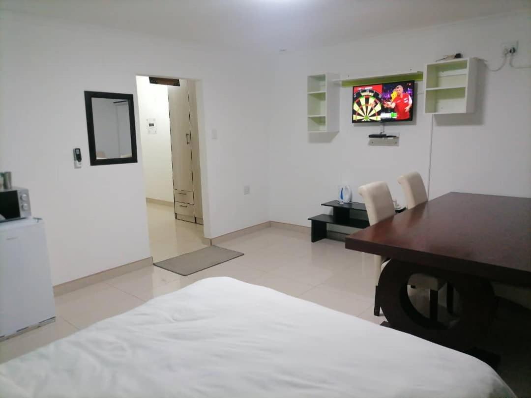 Royal Guesthouse Opuwo Экстерьер фото